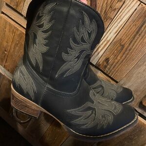 Roper Black and Gray Ankle Boots